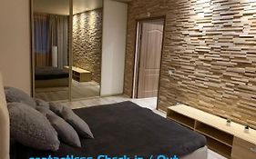 Oak Lounge Lux Apartment